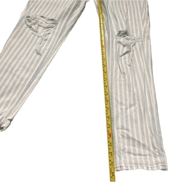 AMERICAN Eagle striped tomgirl boyfriend button fly jeans - Picture 7 of 9